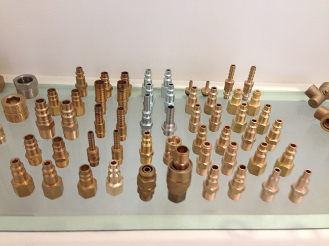 運水管螺牙.jpg 運水管螺牙.jpg